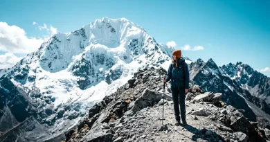 Comparativa técnica entre el Salkantay Trek vs el Camino Inca clásico a Machu Picchu.